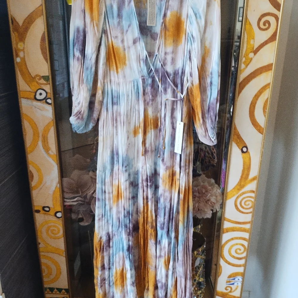 Dress - Picture 3 of 4